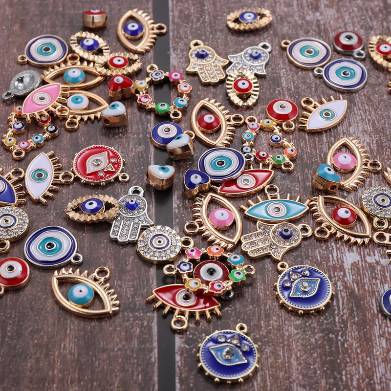 ชาร์มตาปีศาจประดับเพชรและคริสต - Evil Eye Bracelet บทวิจารณ์และราคา